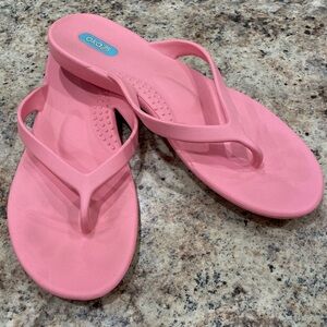 Women’s Size 8 Pink OKA.b Flip Flop Sandals